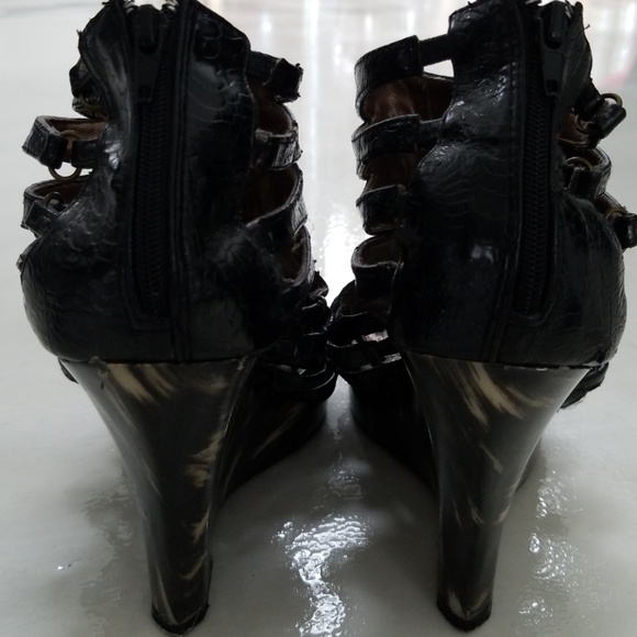 Shoes - Picture 5 of 5